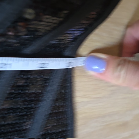 Tadashi Shoji Black Sequin Striped V Neck Blouse size 10 - Picture 8 of 8